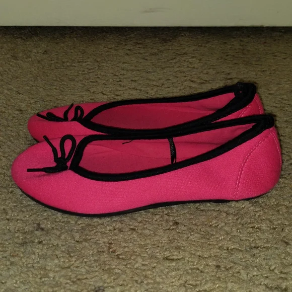Slip on Shoes - Picture 3 of 7